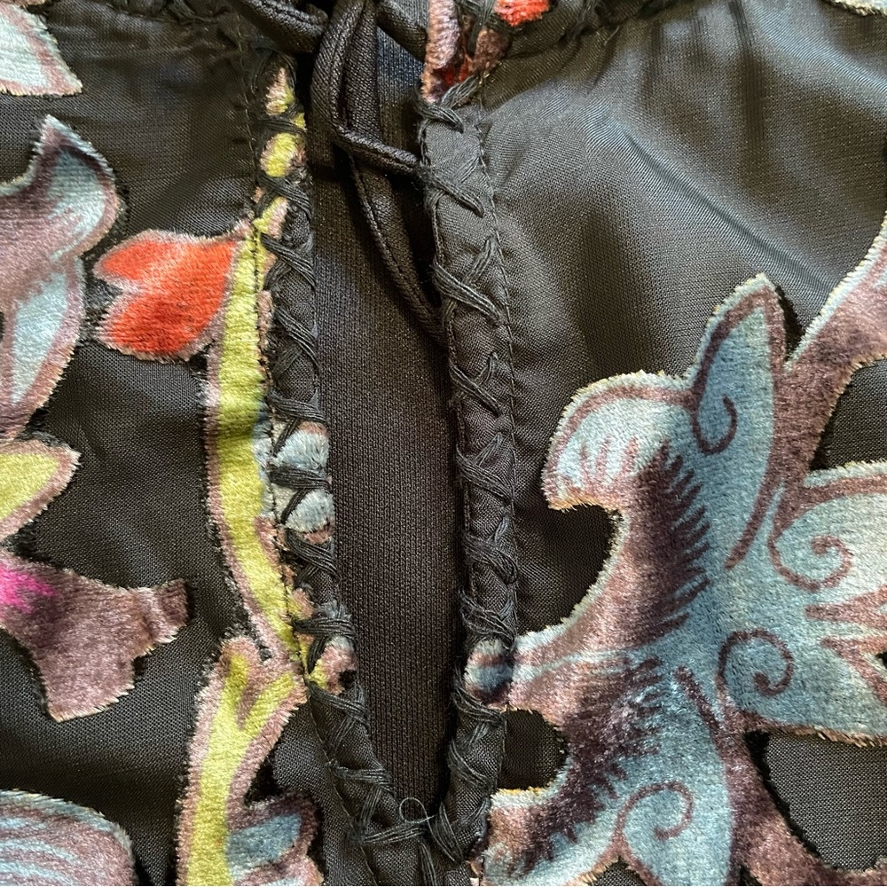 Tolani Colorful Velvet Floral Loose Fit Black Dress - Picture 7 of 13